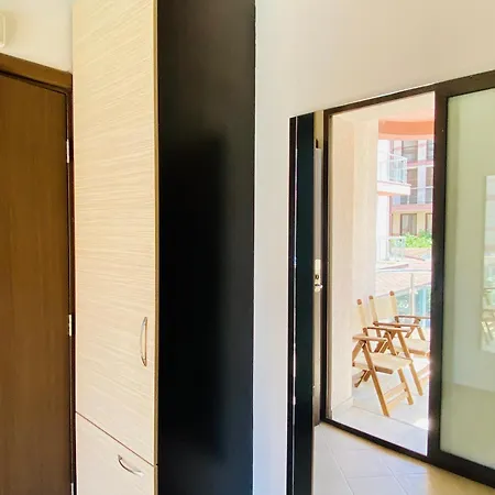 Bratanov Kasandra Daire Sunny Beach